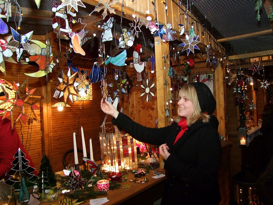 Jana besucht den Nordischen Weihnachtsmarkt in Lohr a. Main Steinbach