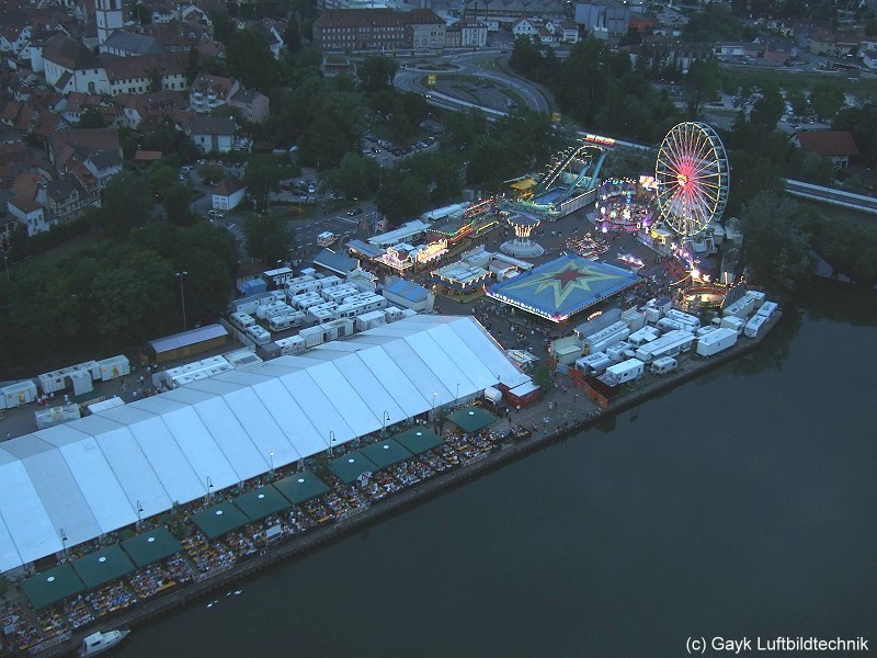 Luftaufnahme von der Lohrer Spessartfestwoche 2012 (c) GAYK Luftbildtechnik