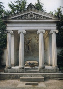 Ruhesttte Karl Mays auf dem Friedhof von Radebeul